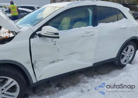 2016 Mercedes-Benz Gla 250 4Matic z USA, uszkodzony, nr VIN WDCTG4GB7GJ234173